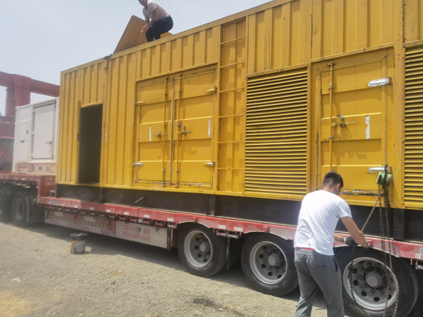 坡头除了负载情况和发动机维护，还有哪些因素会影响 200kw 柴油发电机的油耗？