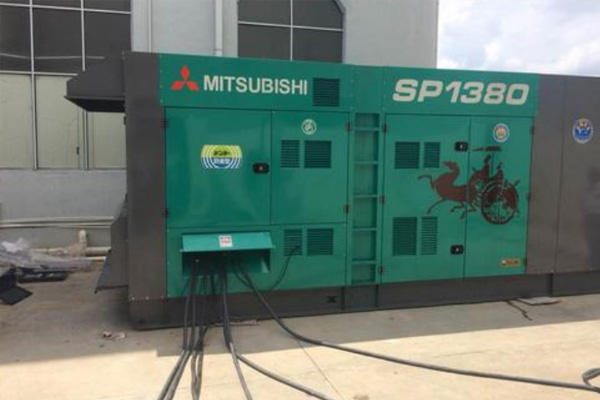 坡头为什么有些柴油发电机组的输出电压可以调节？