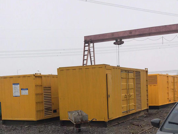 坡头100kw柴油发电机组每小时油耗？