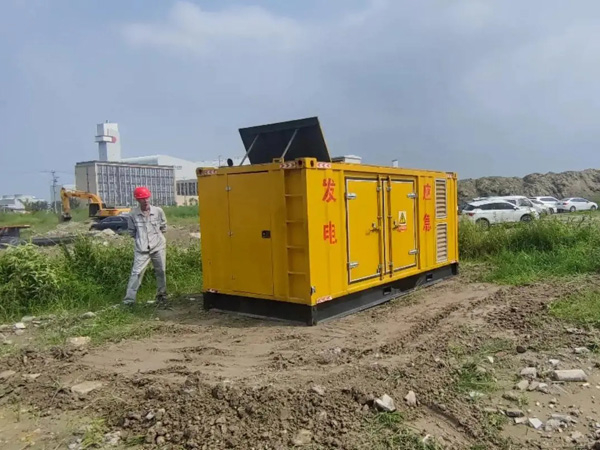 坡头200KW柴油发电机机组每小时的油耗量受哪些因素影响？