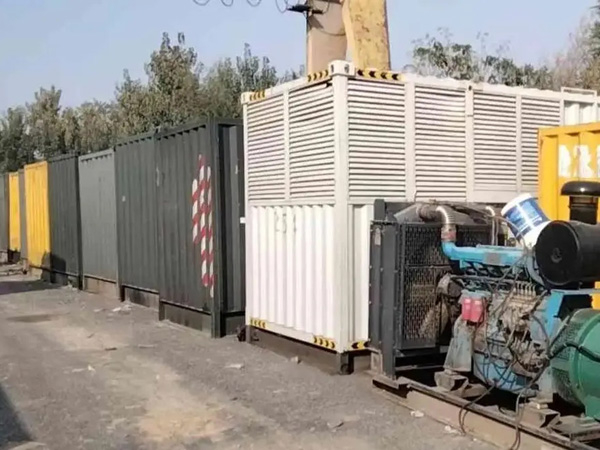 坡头200KW柴油发电机机组每小时油耗是多少？